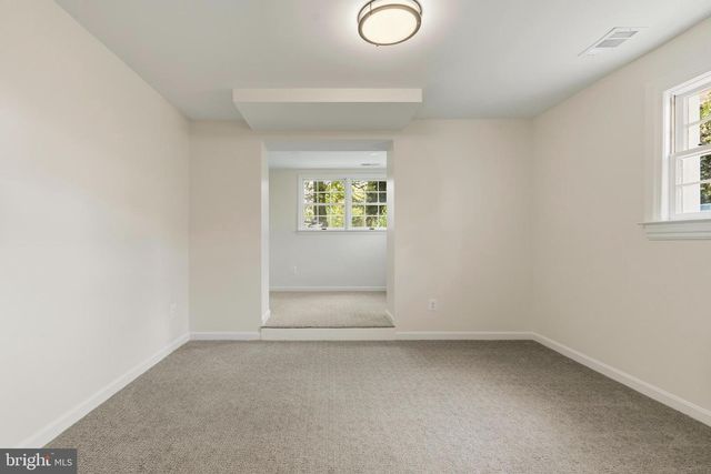 1801 S GLEBE RD, Arlington, VA 22204