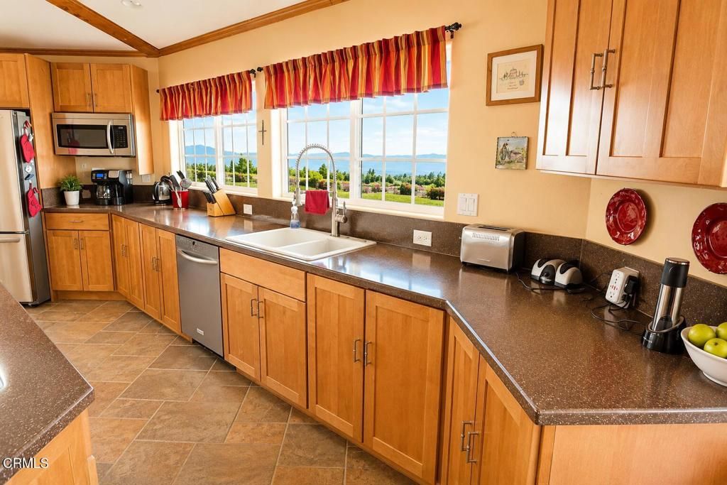 Image 12 of property listing at 10455 Stockton Road, Moorpark, CA 93021