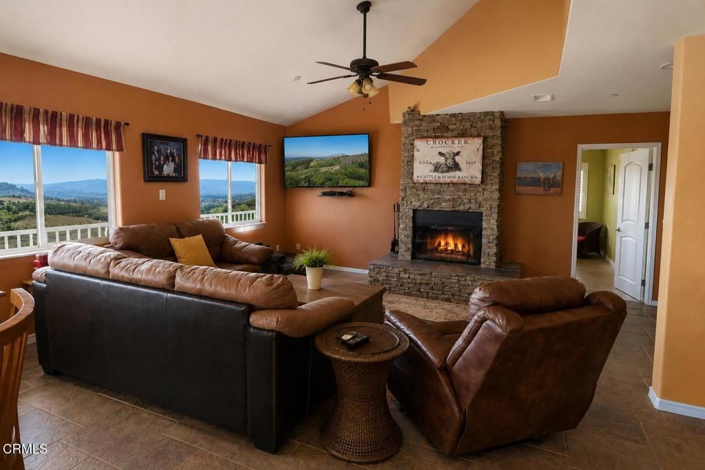 Image 13 of property listing at 10455 Stockton Road, Moorpark, CA 93021