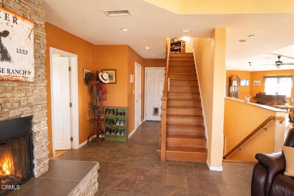 Image 14 of property listing at 10455 Stockton Road, Moorpark, CA 93021