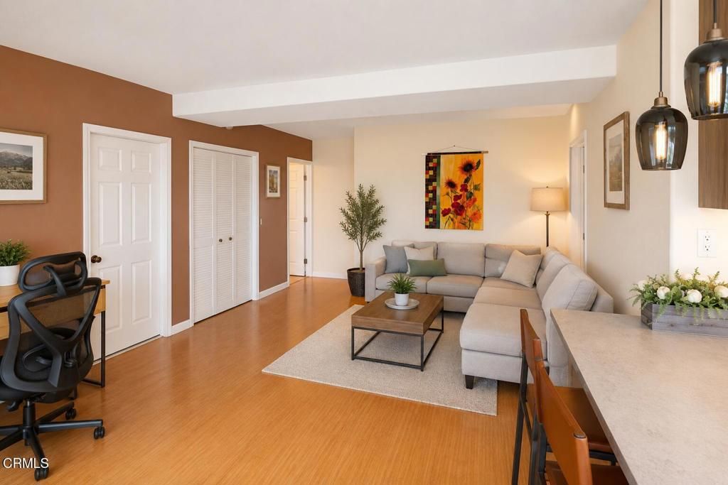 Image 21 of property listing at 10455 Stockton Road, Moorpark, CA 93021