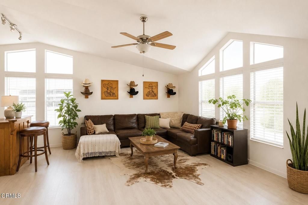 Image 31 of property listing at 10455 Stockton Road, Moorpark, CA 93021