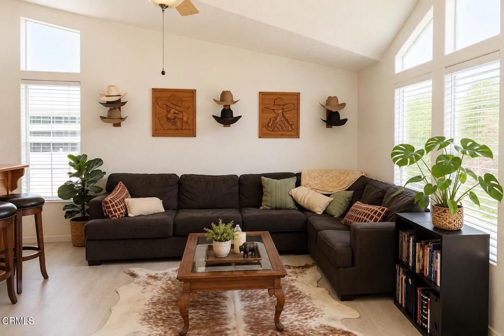 Image 32 of property listing at 10455 Stockton Road, Moorpark, CA 93021