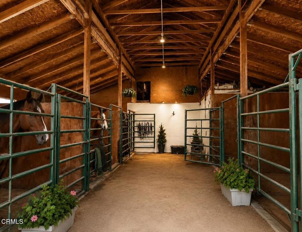 Image 4 of property listing at 10455 Stockton Road, Moorpark, CA 93021