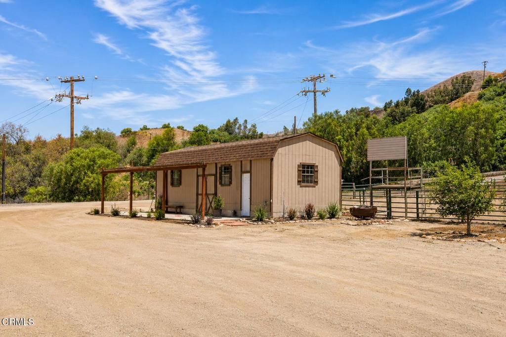 Image 74 of property listing at 10455 Stockton Road, Moorpark, CA 93021