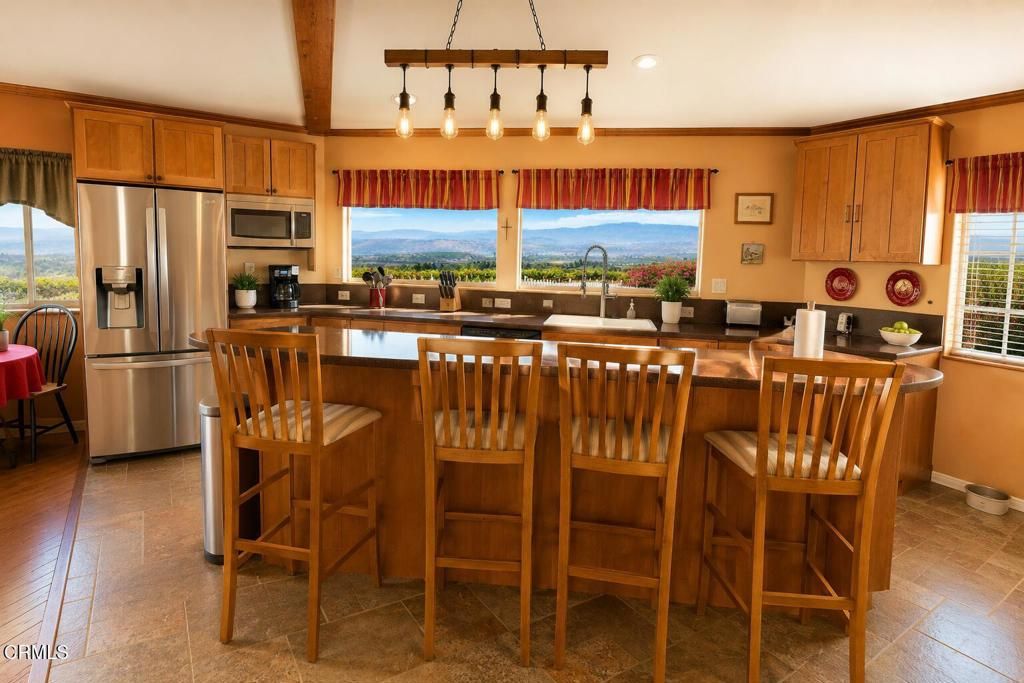 Image 9 of property listing at 10455 Stockton Road, Moorpark, CA 93021