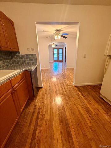 738 W Atherton Road, Flint, MI 48507