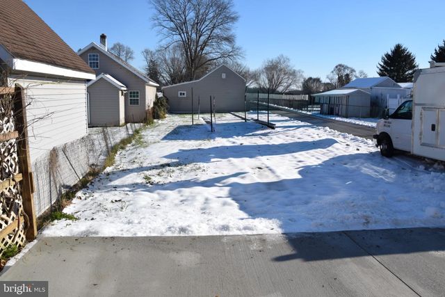 119 N ROBESON ST, Robesonia, PA 19551