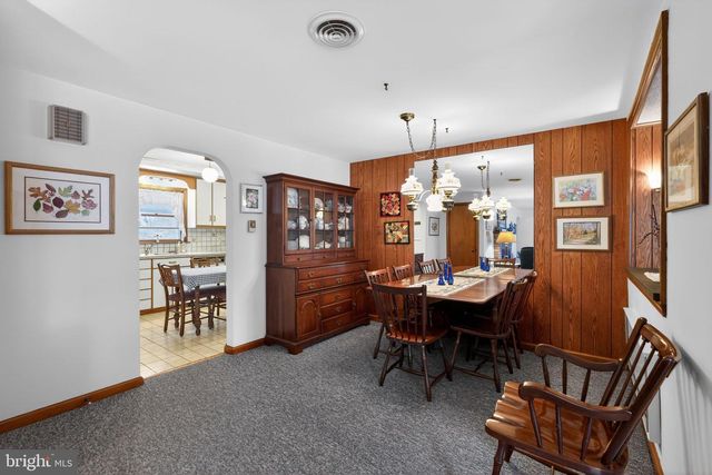 26 LAUREL RD, Southampton, PA 18966