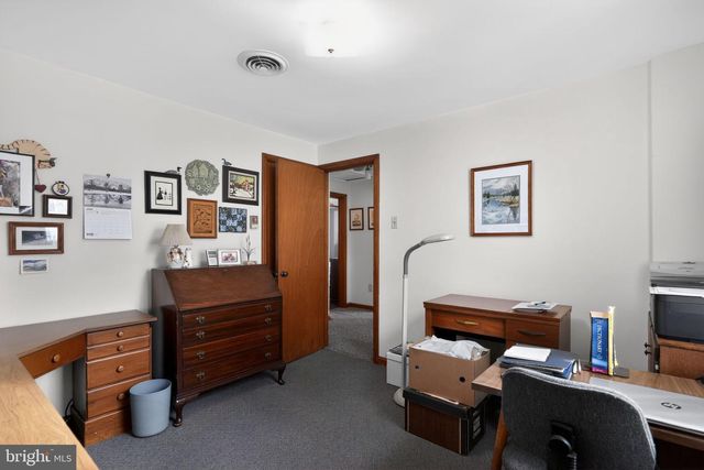 26 LAUREL RD, Southampton, PA 18966