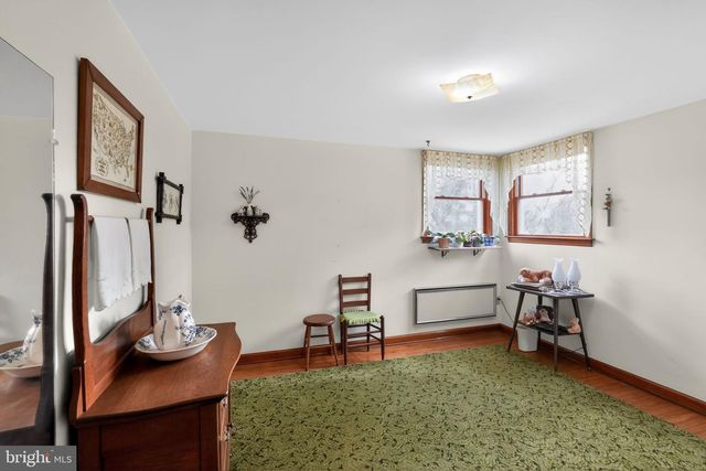 26 LAUREL RD, Southampton, PA 18966