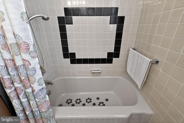 26 LAUREL RD, Southampton, PA 18966