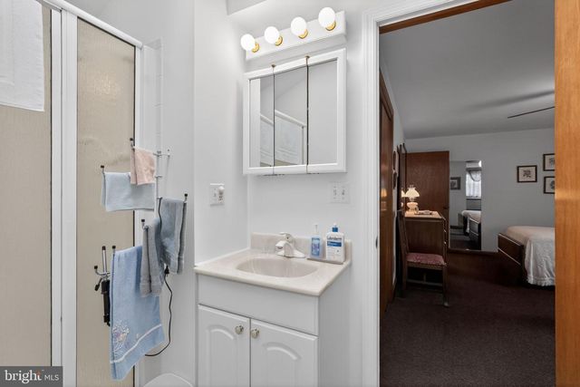 26 LAUREL RD, Southampton, PA 18966