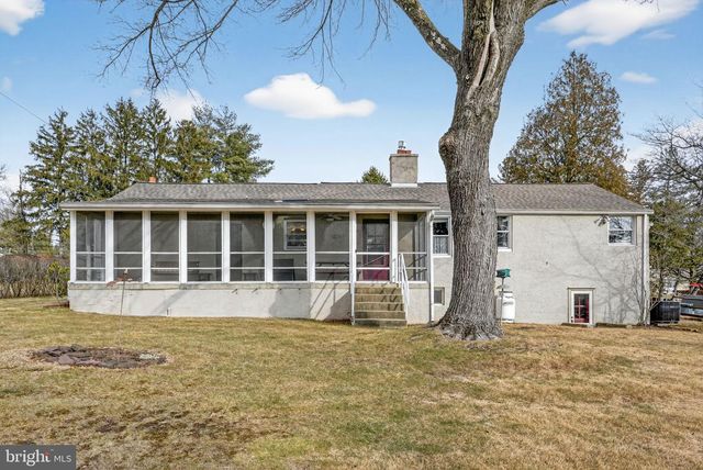 26 LAUREL RD, Southampton, PA 18966