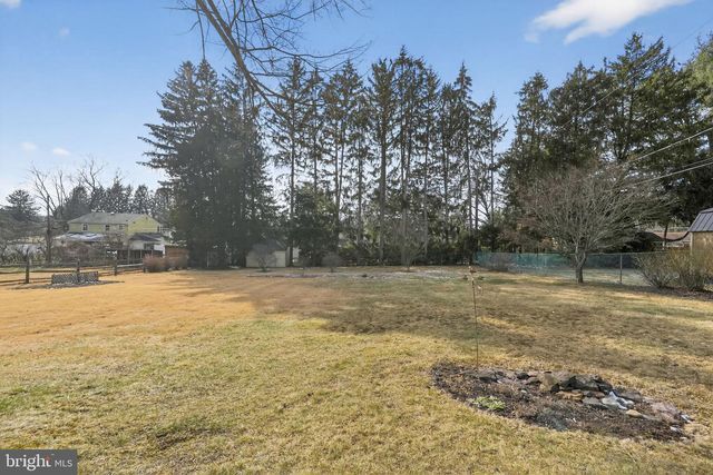 26 LAUREL RD, Southampton, PA 18966