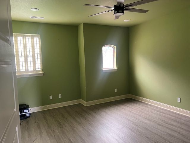 33 Ledbetter Lane, Bella Vista, AR 72715