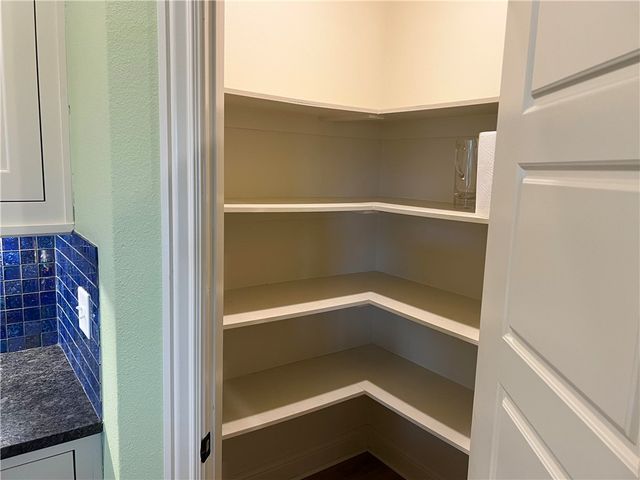 33 Ledbetter Lane, Bella Vista, AR 72715