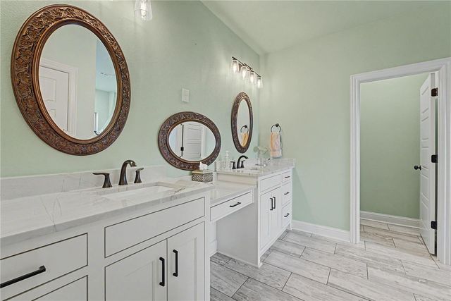 33 Ledbetter Lane, Bella Vista, AR 72715