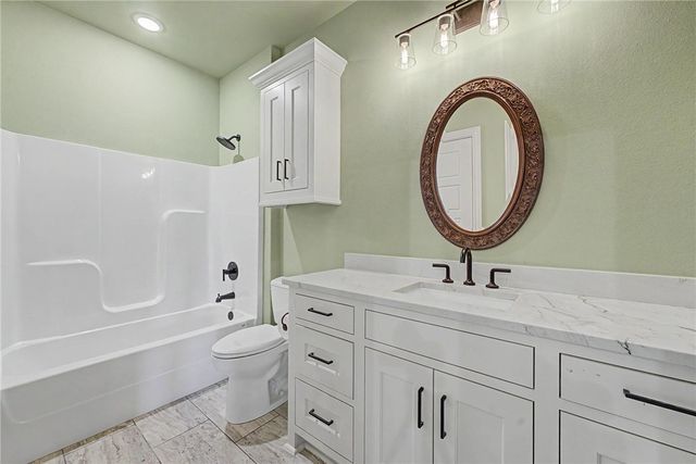 33 Ledbetter Lane, Bella Vista, AR 72715