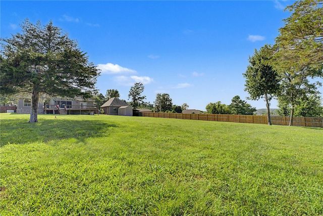 33 Ledbetter Lane, Bella Vista, AR 72715