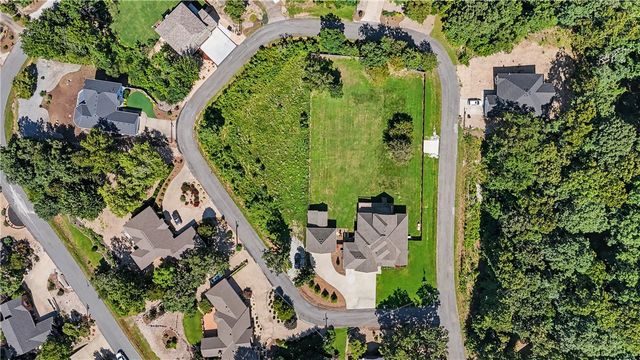 33 Ledbetter Lane, Bella Vista, AR 72715