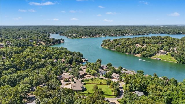 33 Ledbetter Lane, Bella Vista, AR 72715