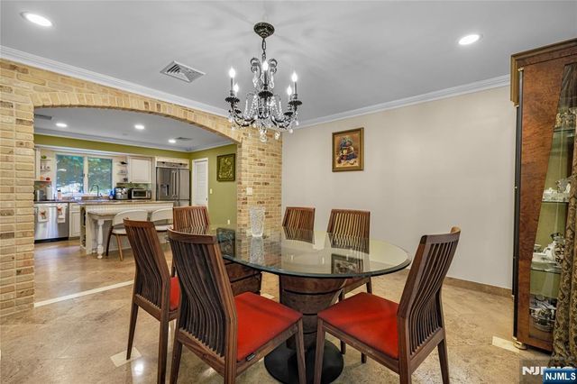 806 Stella Court, Paramus, NJ 07652