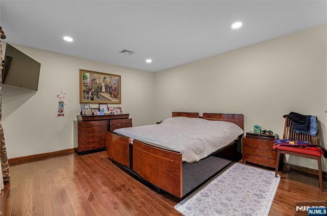 806 Stella Court, Paramus, NJ 07652