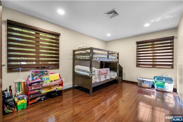 806 Stella Court, Paramus, NJ 07652