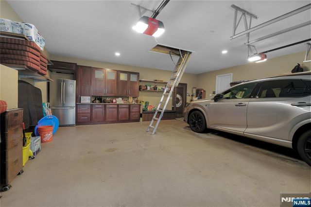 806 Stella Court, Paramus, NJ 07652