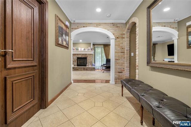 806 Stella Court, Paramus, NJ 07652
