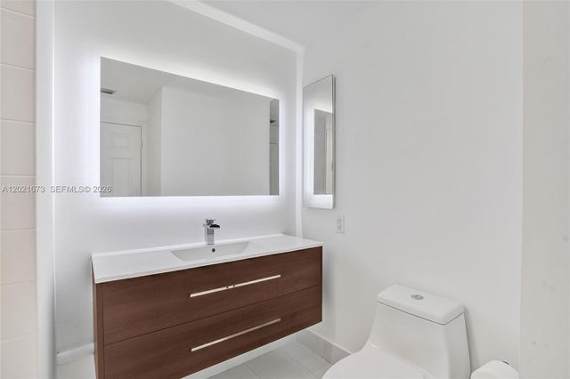 9725 NW 52nd St 406, Doral, FL 33178