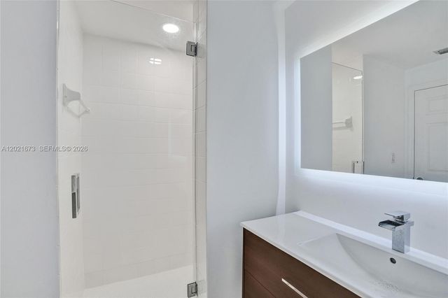 9725 NW 52nd St 406, Doral, FL 33178
