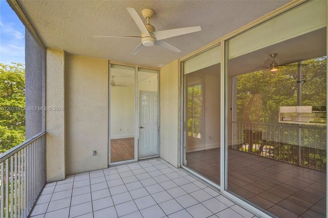 9725 NW 52nd St 406, Doral, FL 33178