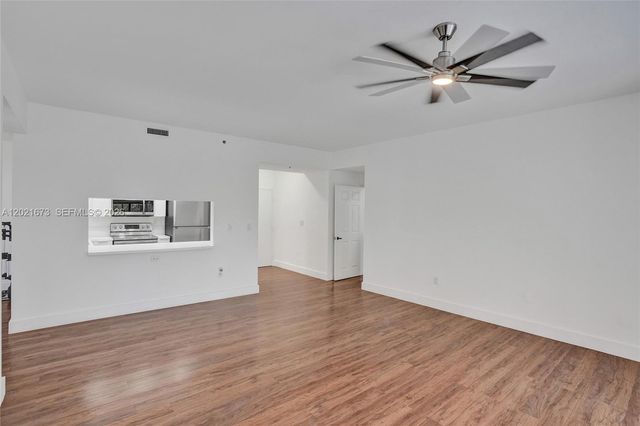 9725 NW 52nd St 406, Doral, FL 33178