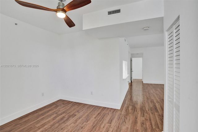 9725 NW 52nd St 406, Doral, FL 33178