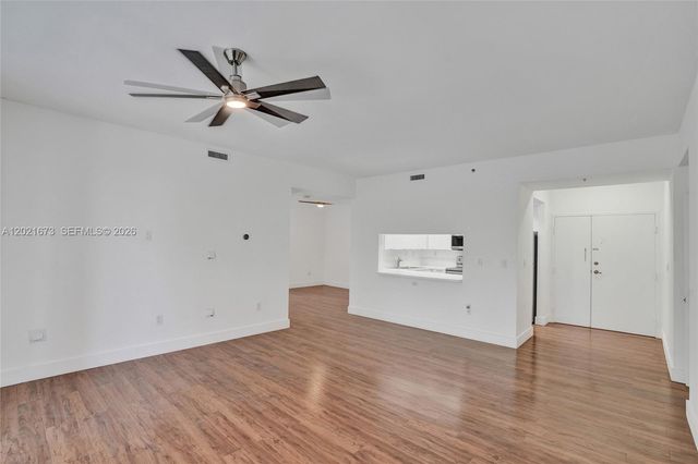 9725 NW 52nd St 406, Doral, FL 33178