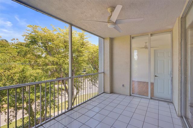 9725 NW 52nd St 406, Doral, FL 33178