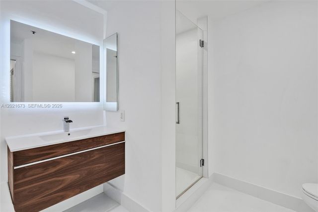 9725 NW 52nd St 406, Doral, FL 33178