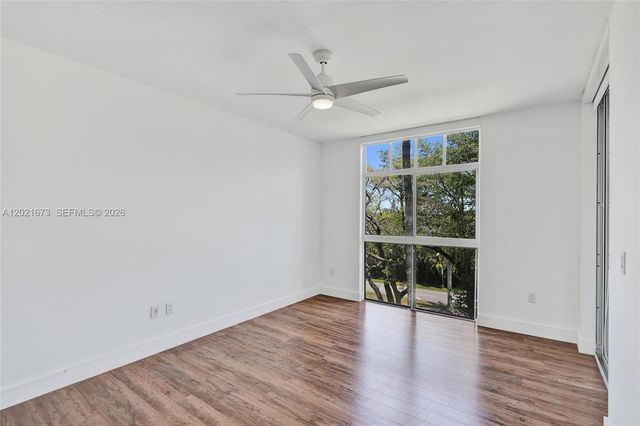 9725 NW 52nd St 406, Doral, FL 33178