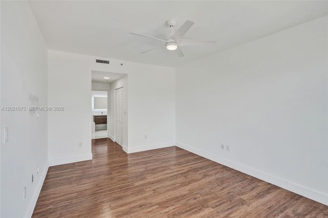 9725 NW 52nd St 406, Doral, FL 33178