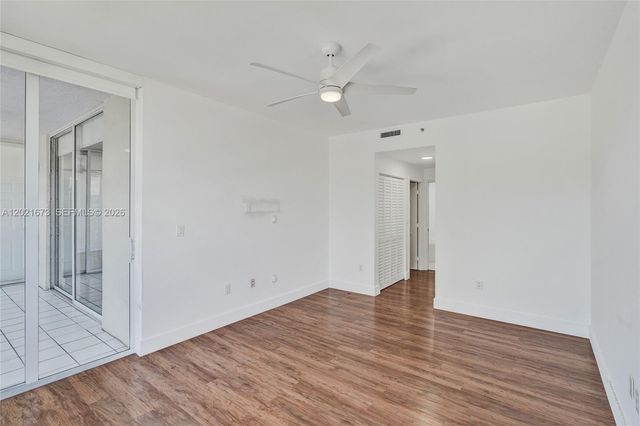 9725 NW 52nd St 406, Doral, FL 33178