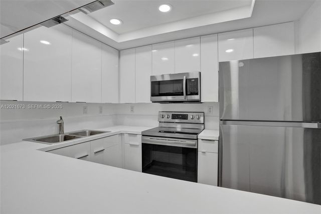 9725 NW 52nd St 406, Doral, FL 33178