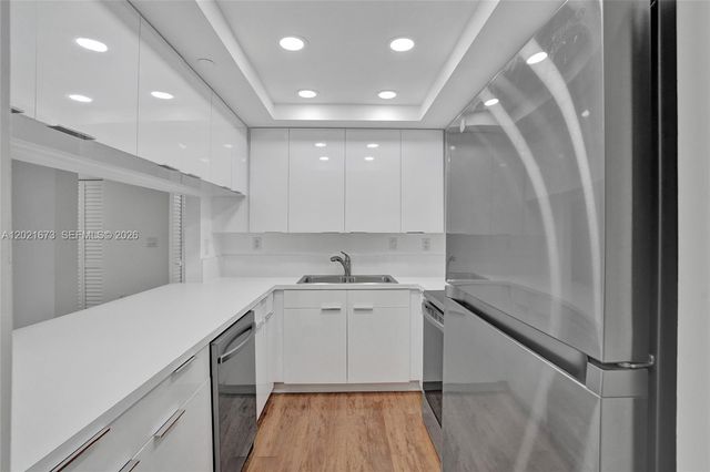 9725 NW 52nd St 406, Doral, FL 33178