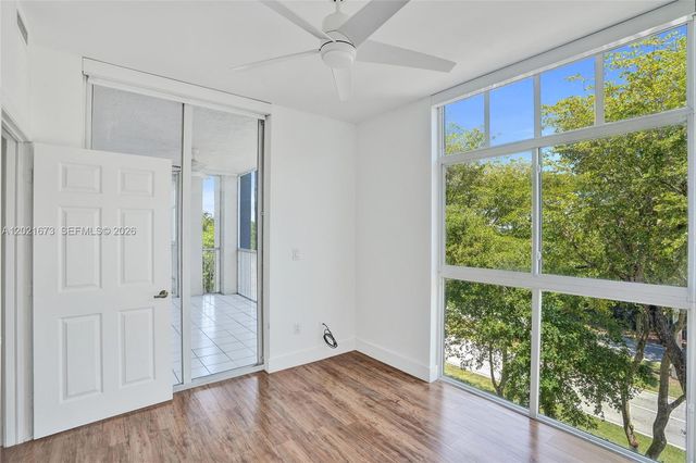 9725 NW 52nd St 406, Doral, FL 33178