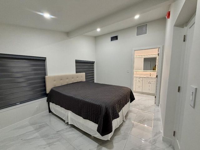 1130 NW 7th Avenue, Fort Lauderdale, FL 33311
