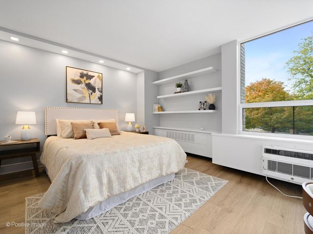 1455 N Sandburg Terrace 209B, Chicago, IL 60610