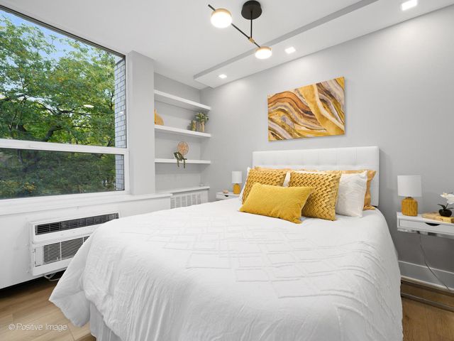 1455 N Sandburg Terrace 209B, Chicago, IL 60610