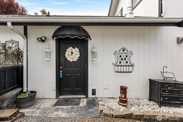 16626 Pleasant Beach Drive SE, Yelm, WA 98597