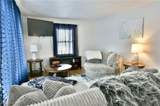 1722 Bradford Street NW, Warren, OH 44485